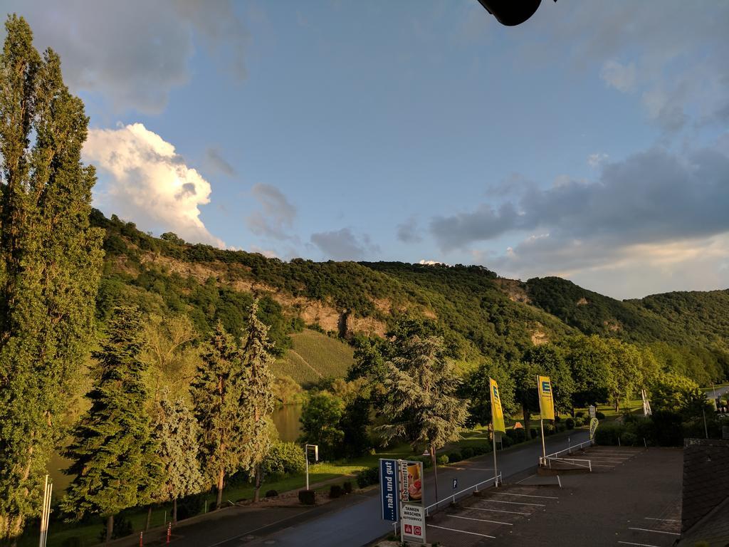 Ferienwohnung "Zum Klosterruinenblick" Kröv Exteriör bild